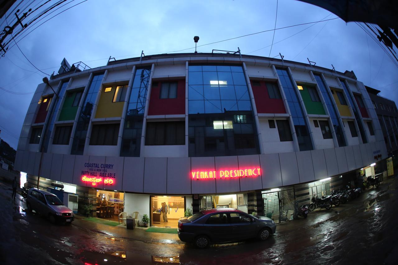 Hotel Venkat Presidency Bangalore Luaran gambar