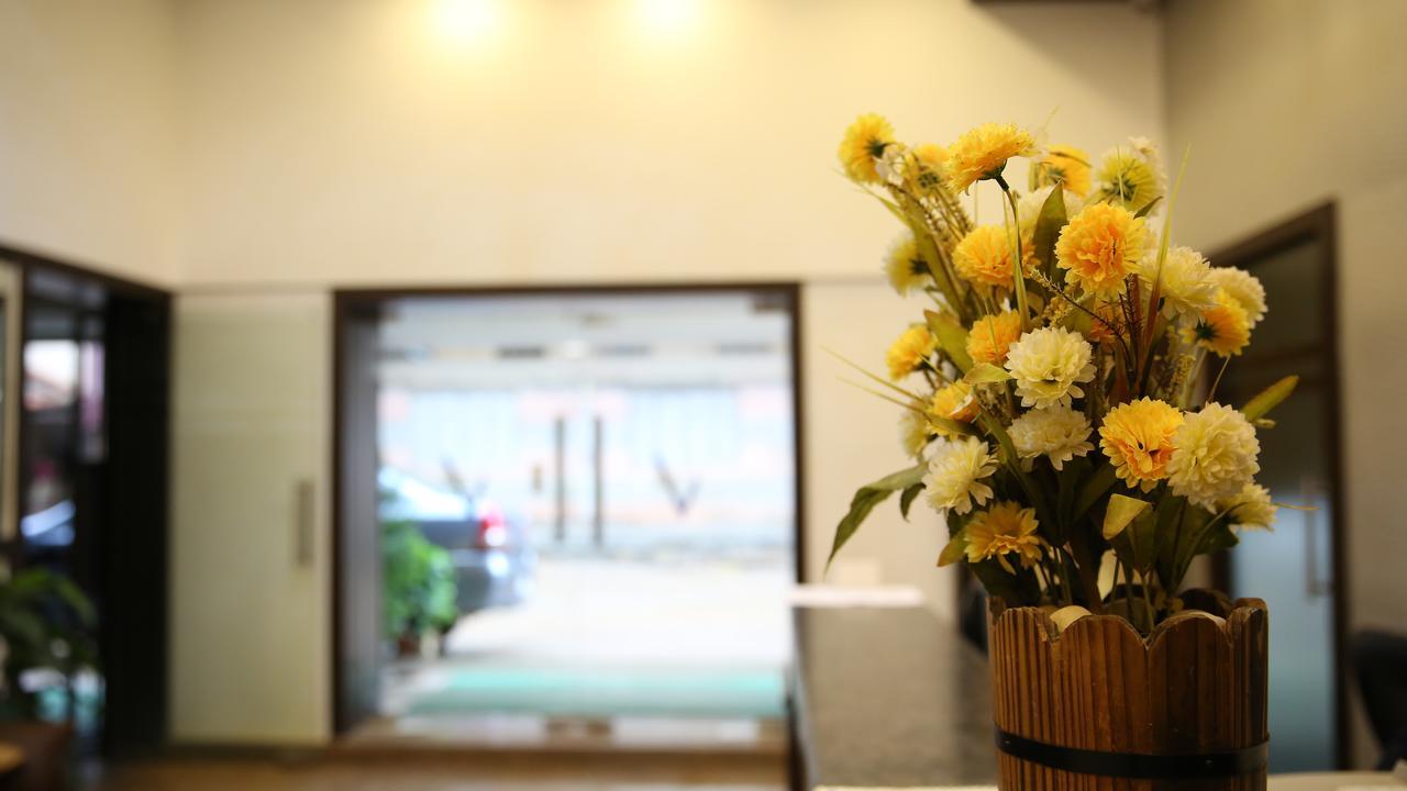 Hotel Venkat Presidency Bangalore Luaran gambar