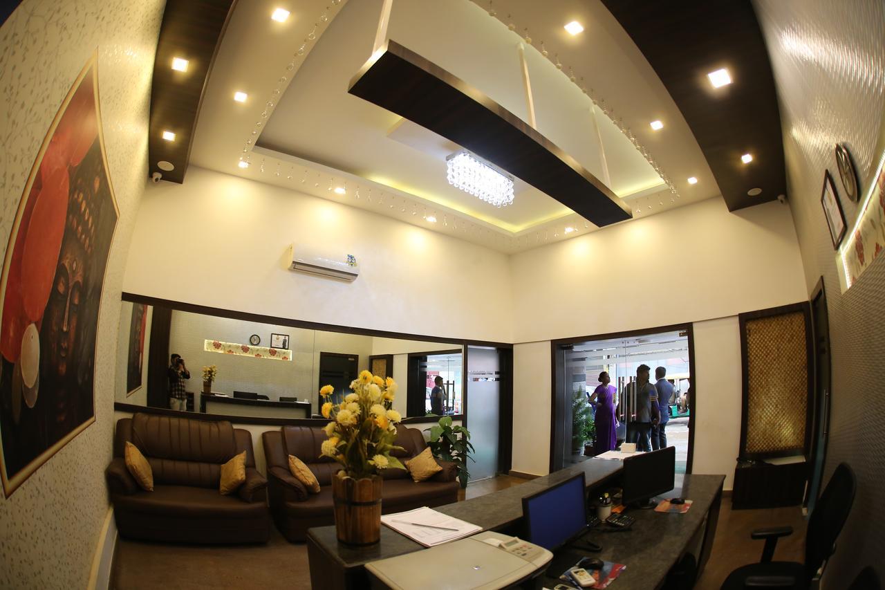 Hotel Venkat Presidency Bangalore Luaran gambar